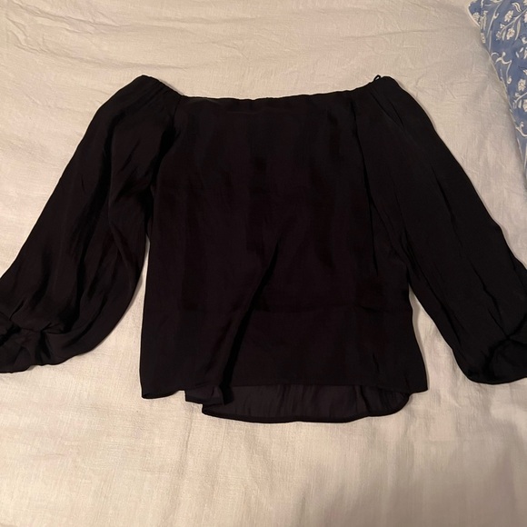 Banana Republic Off the Shoulder Satin Top Size XS - Picture 2 of 5